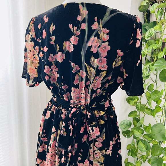 Gorgeous Simplee Black & Pink Floral Long Flowy Maxi Dress - Size Small - Picture 6 of 10